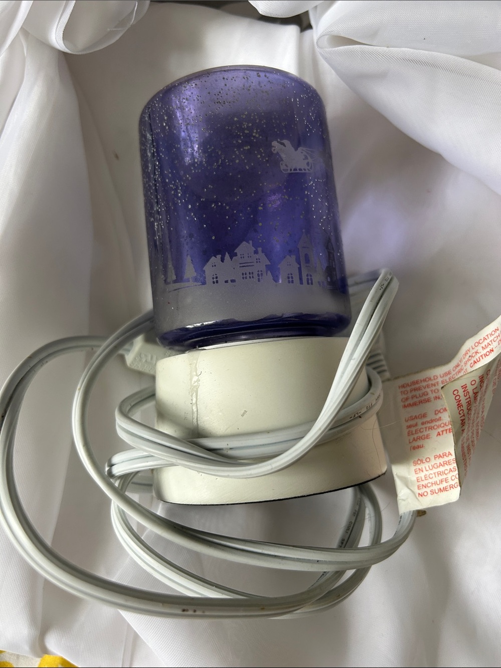 Christmas scentsy warmer, plug in wall base and table plug in base